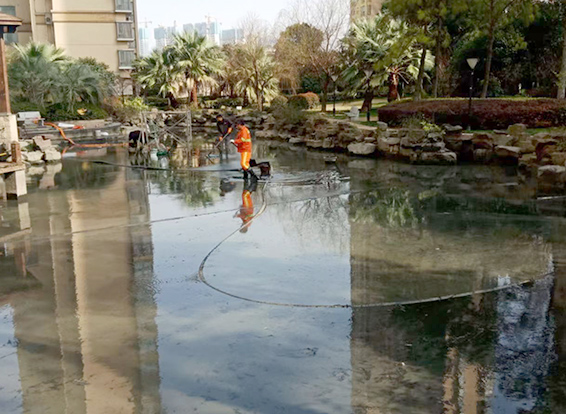 洛隆景观池淤泥清理