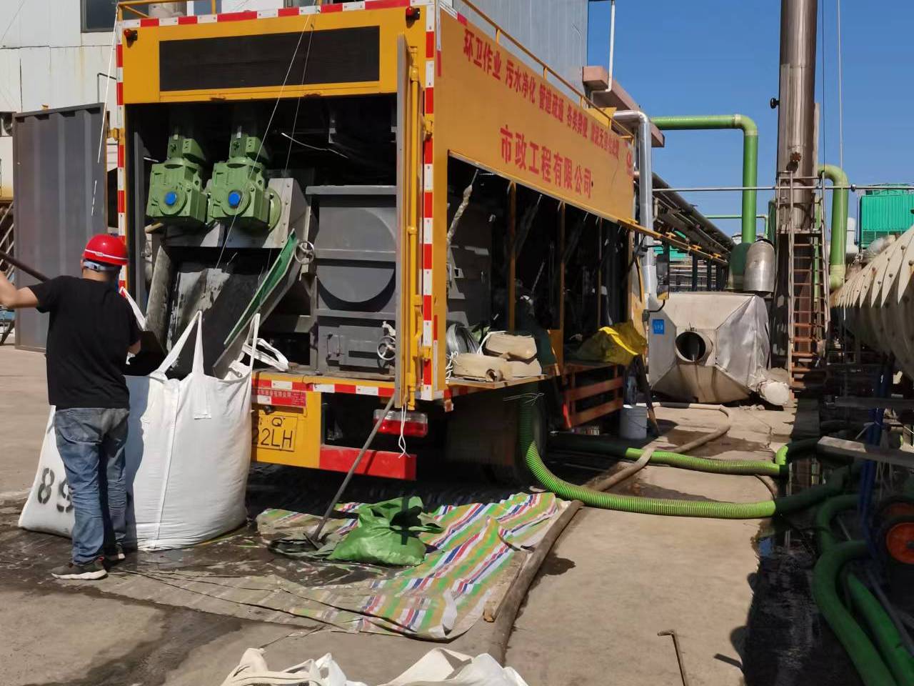 洛隆淤泥压干处理