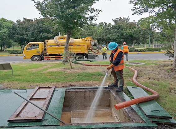洛隆化油池清理